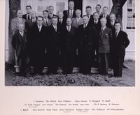 Østre Toten herredsstyre 1951-55. Hermanrud i midten foran.