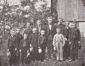 Østre Toten middelskole første kull.jpg