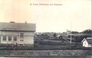 Østre Toten middelskole postkort.jpg