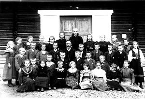 Østvoll skole 1898.jpg