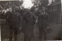 Øvre Haugane 1929. Prost Hagen, biskop Støylen og Erling