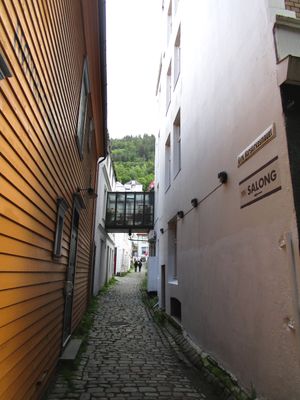 Øvre Korskirkesmauet Bergen 2015.jpg