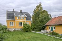 Mansardtak med fall på to sider, villaen «Haukaas» i Prinsdal, Oslo. Foto: Leif-Harald Ruud (2022).