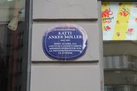 Øvre Slottsgate 23: Katti Anker Møllers mødrehygienekontor. 59.912951° N 10.742067° Ø