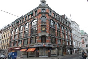 Øvre Slottsgate 7 i Oslo.JPG