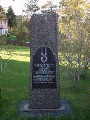 0455 Ingar B-Guldstein monument.jpg