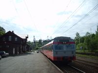 Lokaltog til Oslo på Hakadal stasjon. Foto: Olve Utne (2007).