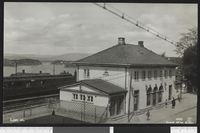 Stasjonsbygningen. Foto: Ukjent / Nasjonalbiblioteket