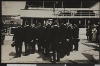 121. 101 Kongens Ankomst til Aalesund - no-nb digifoto 20160217 00022 bldsa PK14288.jpg