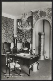 Kongens arbeidsværelse. Foto: Alf Schrøder/Nasjonalbiblioteket (1920–1930).