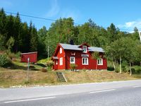 Stasjonsbygningen på Sjønstådalen. Foto: Olve Utne (2009).