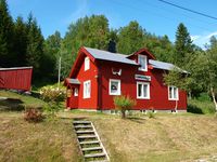 Stasjonsbygningen på Sjønstådalen. Foto: Olve Utne (2009).