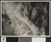 468. 11 Vandrende forbi kraftstationen - no-nb digifoto 20160408 00374 bldsa EYDE 5 5 og 6 065.jpg