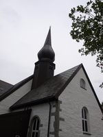 Kirken sett fra sørøst. Foto: Olve Utne (2009).