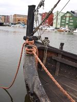 Tendring/bygdabåt «Sara Kjerstine» av Hitra ved kai ved Trondheim S. i 2009. Foto: Olve Utne (2009).