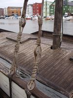 Tendring/bygdabåt «Sara Kjerstine» av Hitra ved kai ved Trondheim S. i 2009. Foto: Olve Utne (2009).