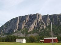 107. 12775 Aure 216-52 Roenningen med Knubben attom.jpg