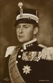 Kronprins Olav med Storkors av St. Olavs Orden. Foto: Ernest Rude (1936).