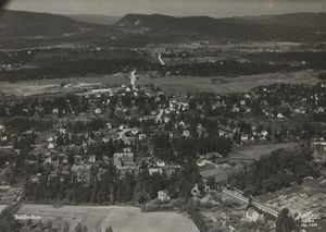 135 C 9 Bekkestua - no-nb digifoto 20150820 00051 bldsa PK22290.jpg