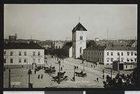 Torget med Vår Frue kirke. Foto: Ukjent / Nasjonalbiblioteket (1910–1916).