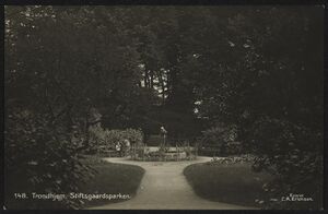 148. Trondhjem Stiftsgaardsparken - no-nb digifoto 20150623 00197 bldsa PK16917.jpg