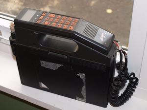 15007 Tustna kommune Ericsson HotLine mobiltelefon (1980-aara).jpg