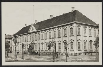 1515 Trondhjem, Stiftsgaarden - no-nb digifoto 20150622 00288 bldsa PK19133b.jpg