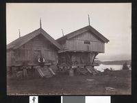 78. 156. Thelemarken, 2de Stabur paa Bolkesjø, Eieren Ole paa Trappen - NB bldsa AL0156.jpg