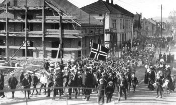 17. mai i Vestfossen (oeb-190886).jpg