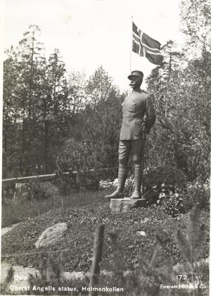 172 Oslo. Oberst Angells statue. Holmenkollen - no-nb digifoto 20151210 00382 bldsa PK08626.jpg