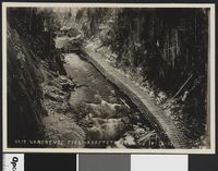 134. 17 Vandrende forbi Kraftstationen - no-nb digifoto 20160408 00139 bldsa EYDE 5 5 og 6 039.jpg