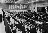 198. 1800 middagsgjester i Nidarøhallen.jpg