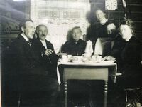 1. 1923 Ole og Marie Sagbakken, besøk på Lure .jpeg