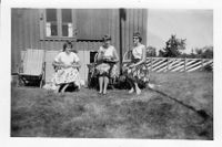 1959. Inger-Johanne, Reidunn og Turid på jenteferie.