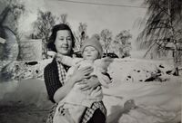 Westlie, Lindheim, Hjellum 1962. Elida, Arne. Hjellum stasjonsbygning i bakgrunnen. Foto: Annar Westlie