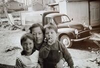 Westlie, Lindheim, Hjellum 1964 - Elida, Ingrid, Arne, Morris. Foto: Annar Westlie