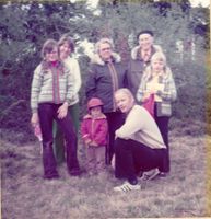1976. Mari, Bjørg, Astrid, Kjell, Tove, Fridtjov, Dagfinn. Tre generasjoner.