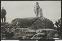 194. 1 Veidirektør Krags Statue ved Voksenkollen - no-nb digifoto 20151210 00265 bldsa PK08709.jpg