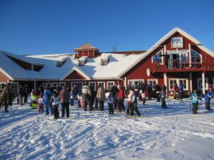 Vi ser mange barn som er klare til å gå skirenn.