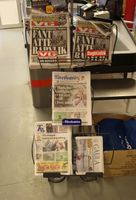 207. 21204cr Korsvegen Coop - avisstativ.jpg