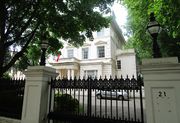 21 Kensington Palace Gardens i London var kaserne for den norske krigsskolen i eksil 1942-43, i dag Libanons ambassade. Foto: Stig Rune Pedersen