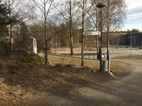 Minnesmerket i Nesodden kommune er plassert på en høyde midt i kommunesenteret. Foto: Eva Rogneflåten (2021).