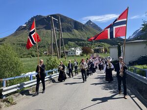 25 05 17. 17.maitog i Velledalen.jpg