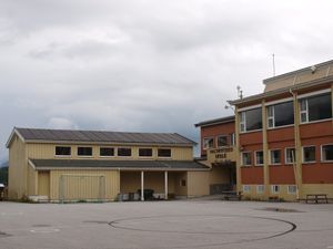 28398 Valsoyfjord skole.jpg