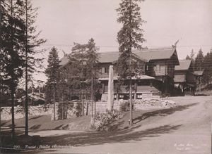 290. Tourist-Hotellet (Holmenkollen) - no-nb digifoto 20130207 00006 bldsa FA1056.jpg
