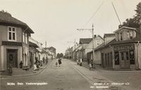 Vålerenggata omkring 1920. Foto: Thorleif Wardenær