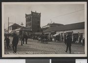 Torvet etter brannen. Foto: Ukjent / Mittet & Co.