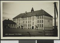 22. 3685 Lillestrøm. Volla Skole - no-nb digifoto 20150903 00019 bldsa PK23879.jpg
