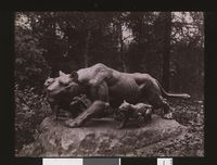 Skulpturgruppe i parken. Foto: Olaf Martin Peder Væring