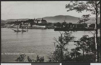 44 Kristiania set fra Hovedøen - no-nb digifoto 20151210 00038 bldsa PK08881.jpg